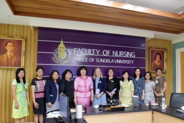 Faculty from SSON and Thai university pose for photo