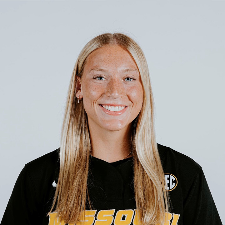 Alumni Trad_Halei Nesbitt Kara Daly